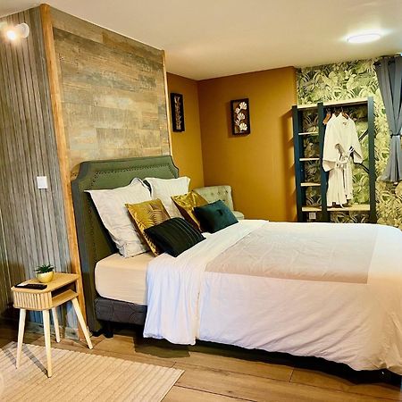 Le Manoir Des Haies Spa Les Champs-Geraux Екстер'єр фото