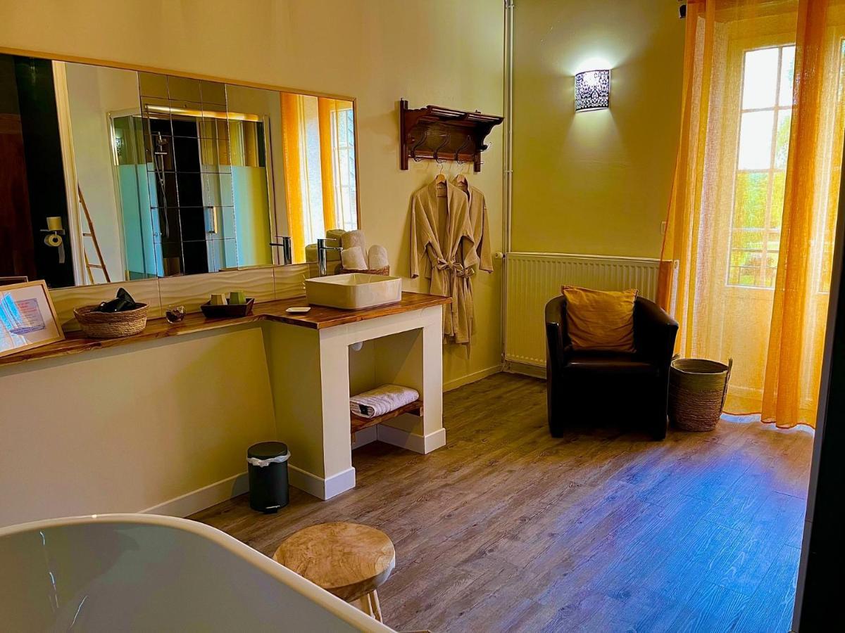 Le Manoir Des Haies Spa Les Champs-Geraux Екстер'єр фото