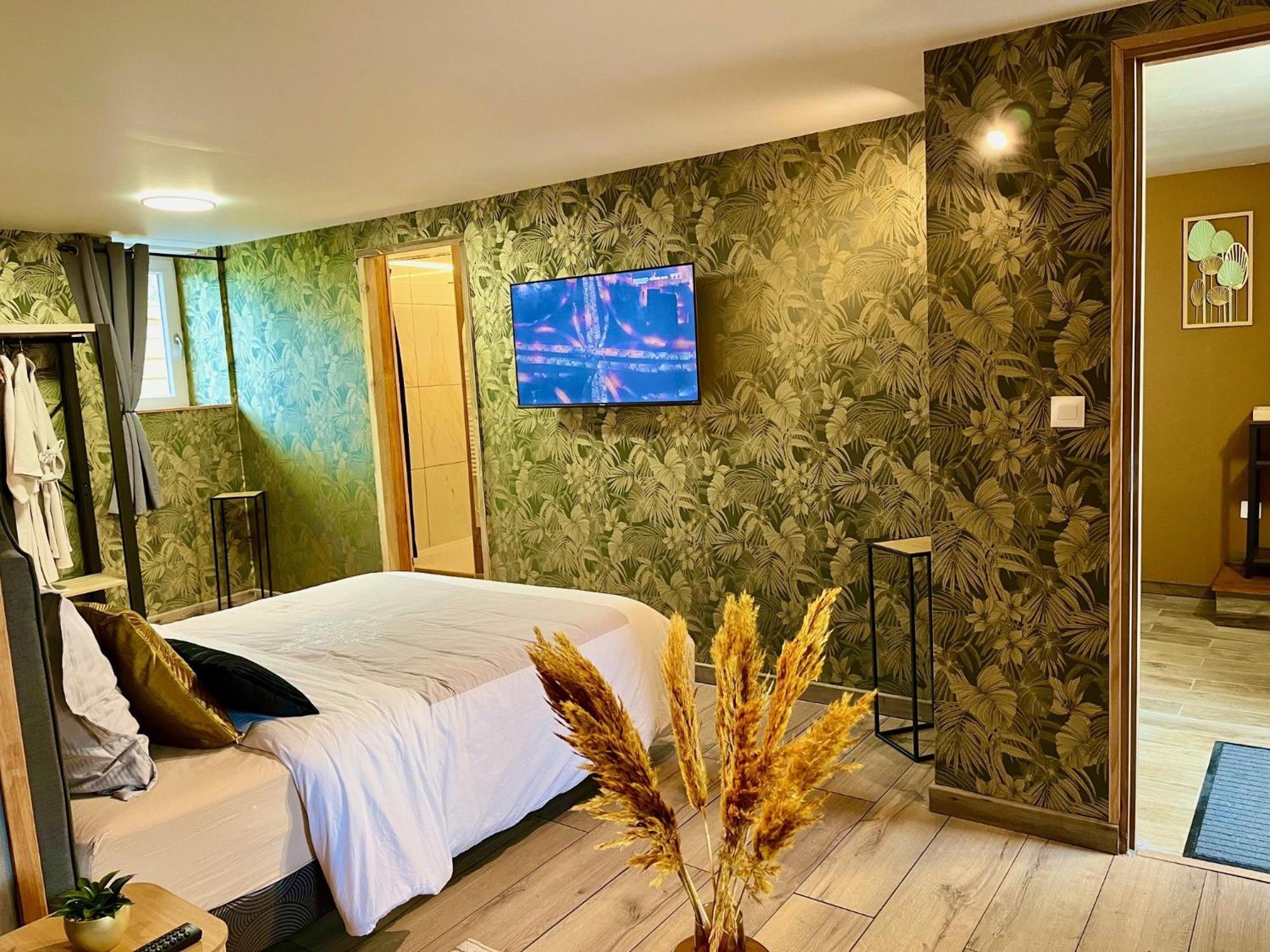 Le Manoir Des Haies Spa Les Champs-Geraux Екстер'єр фото